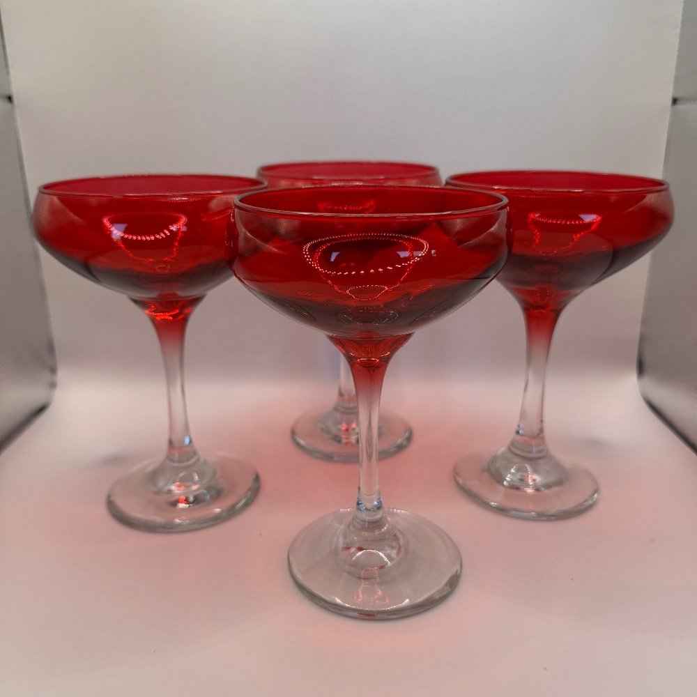 Set of 4 vintage Libby red ombre coupe cocktail glasses.